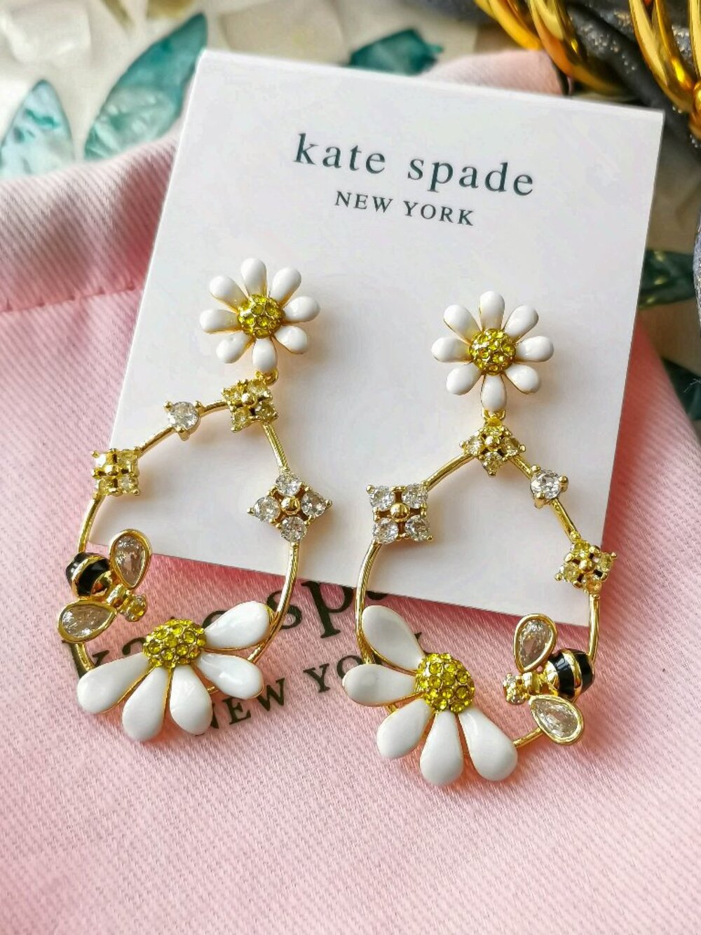 Kate Spade dazzling daisies Gold hoops Earrings NEW